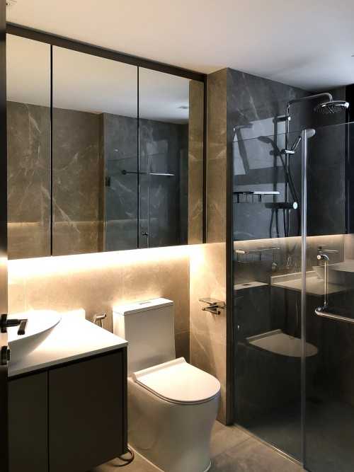 Modern Bathroom at RiverParc Residence