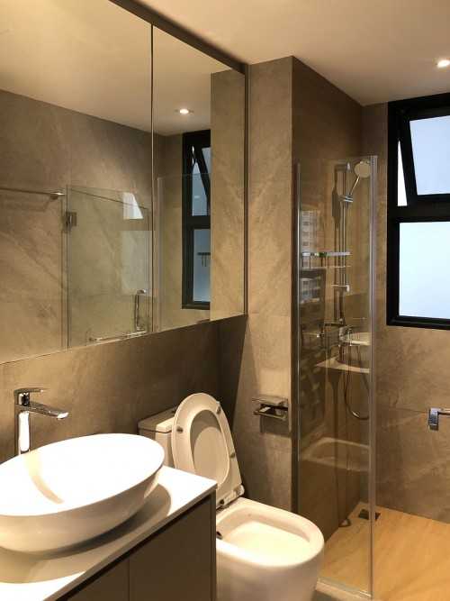 Modern Bathroom at RiverParc Residence