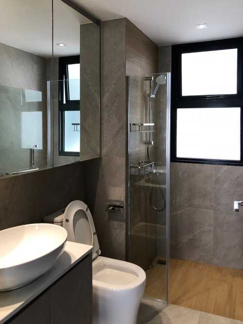 Modern Bathroom at RiverParc Residence