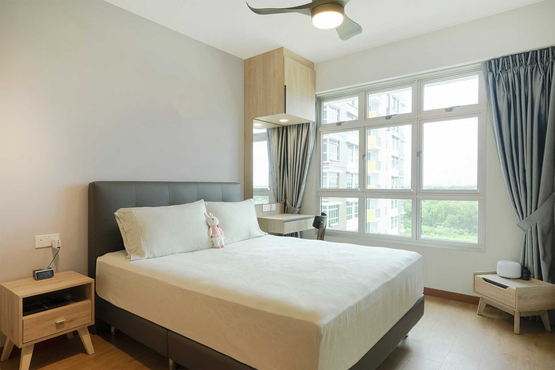 Scandinavian Bedroom with Vinyl Flooring and Wardrobe