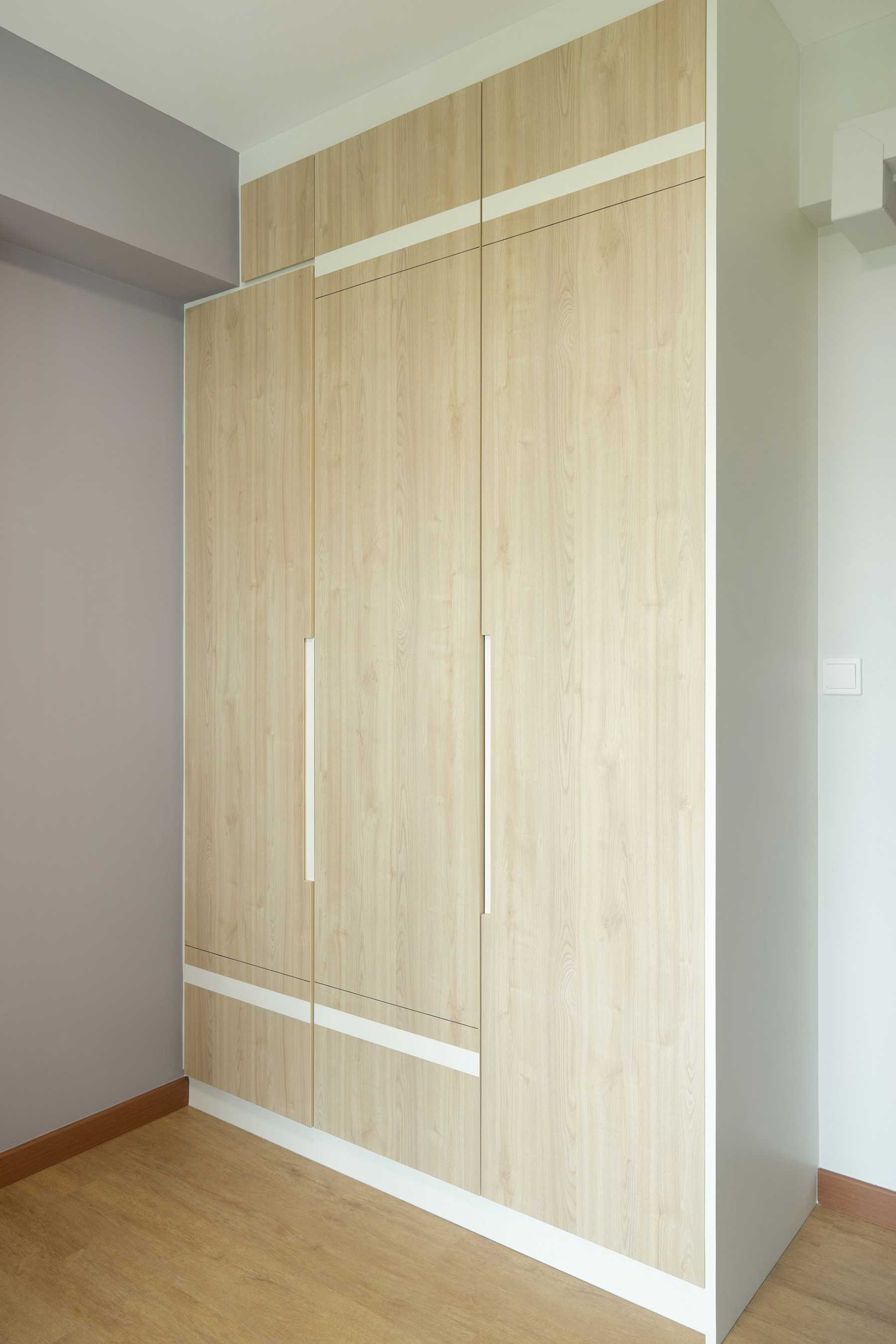 Scandinavian Bedroom with Vinyl Flooring and Wardrobe