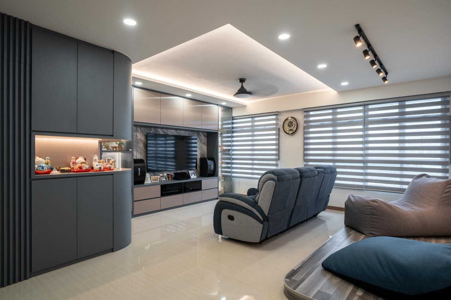 Modern Living Room with Vinyl Flooring and Homogeneous Tiles