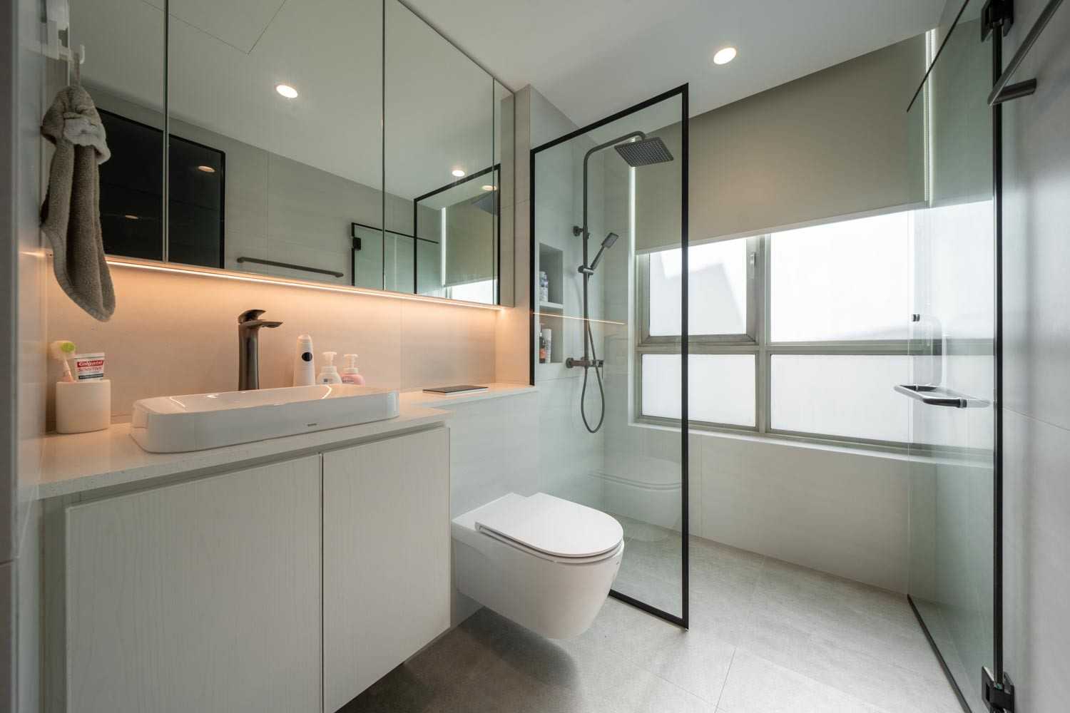 Modern Bathroom with Mirror and Shower Screen