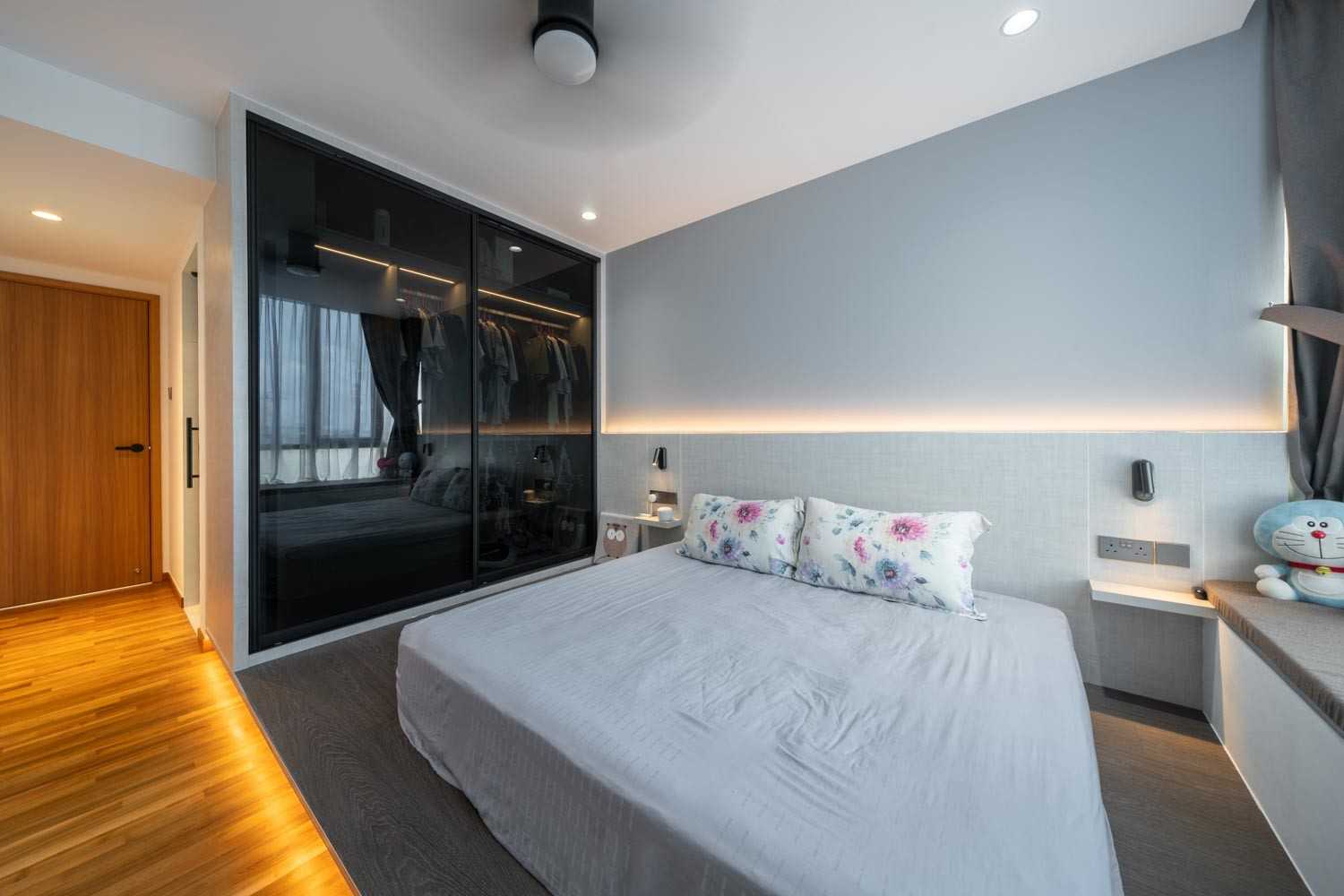 Modern Bedroom with Wardrobe and Sliding Wardrobe