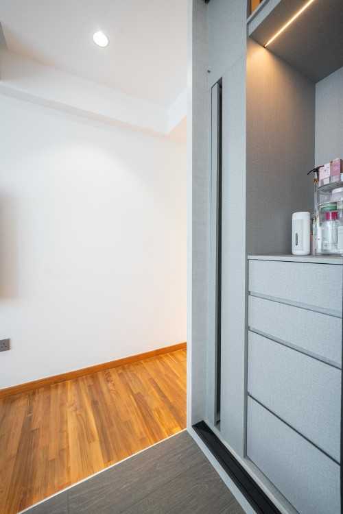 Modern Bedroom at Sengkang | The Quartz