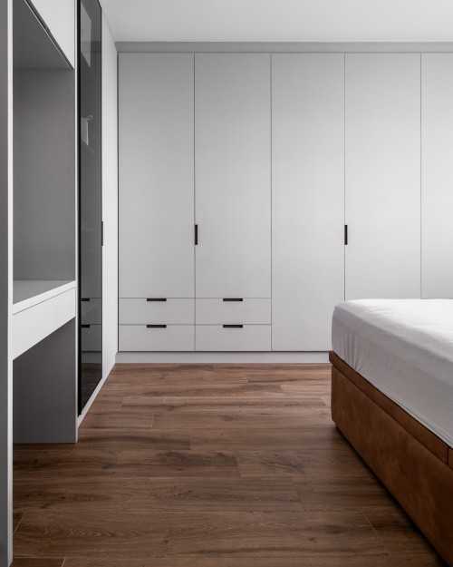 Contemporary Bedroom at Resale EM @ Tampines