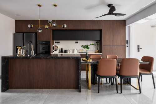 Contemporary Dining Room at Resale EM @ Tampines