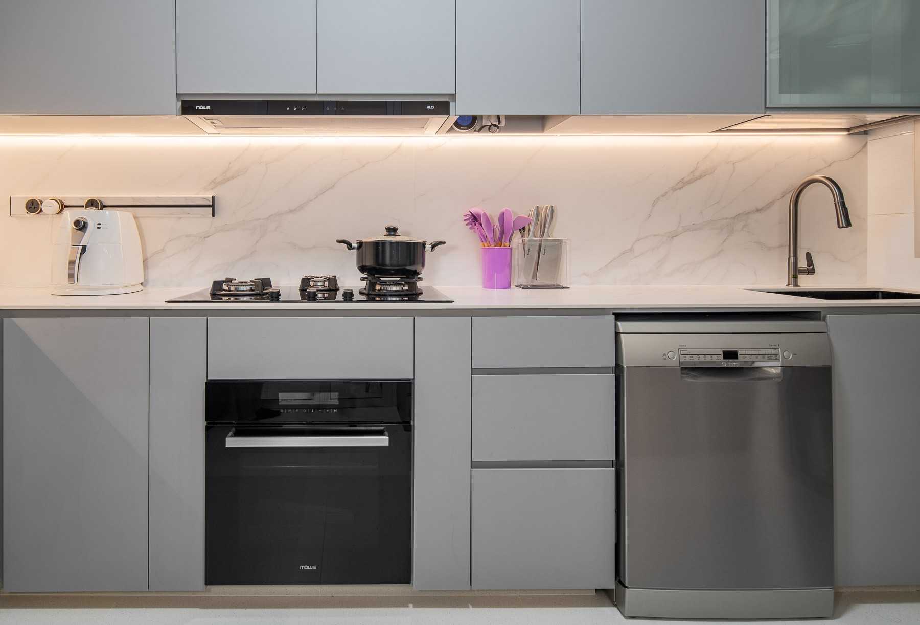 Scandinavian Kitchen with Countertop and Homogeneous Tiles