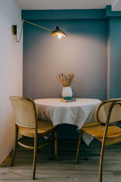 Vintage Dining Room at 3-Room Resale @ Telok Banglah