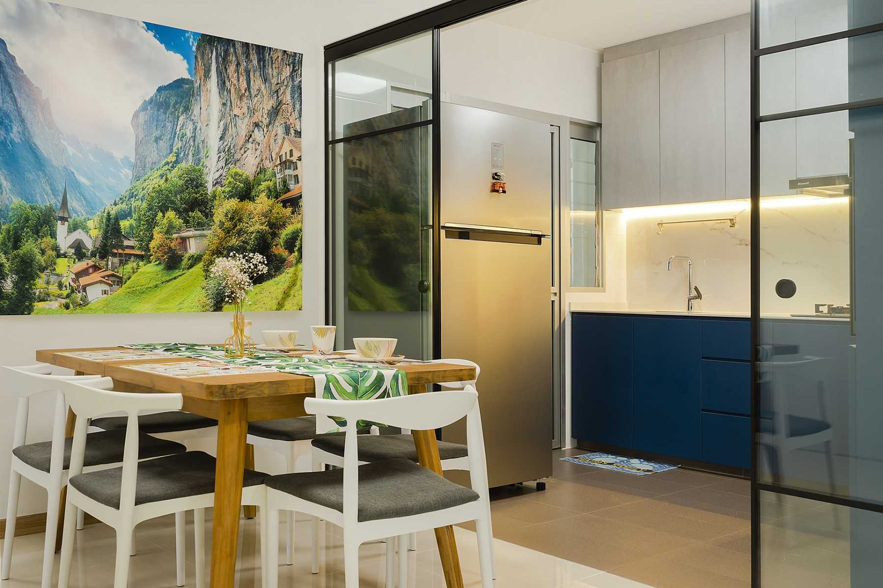 Contemporary Kitchen with Countertop and Open Kitchen