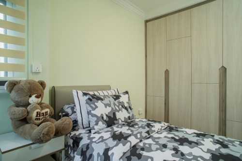 Contemporary Bedroom at Rivervale Drive