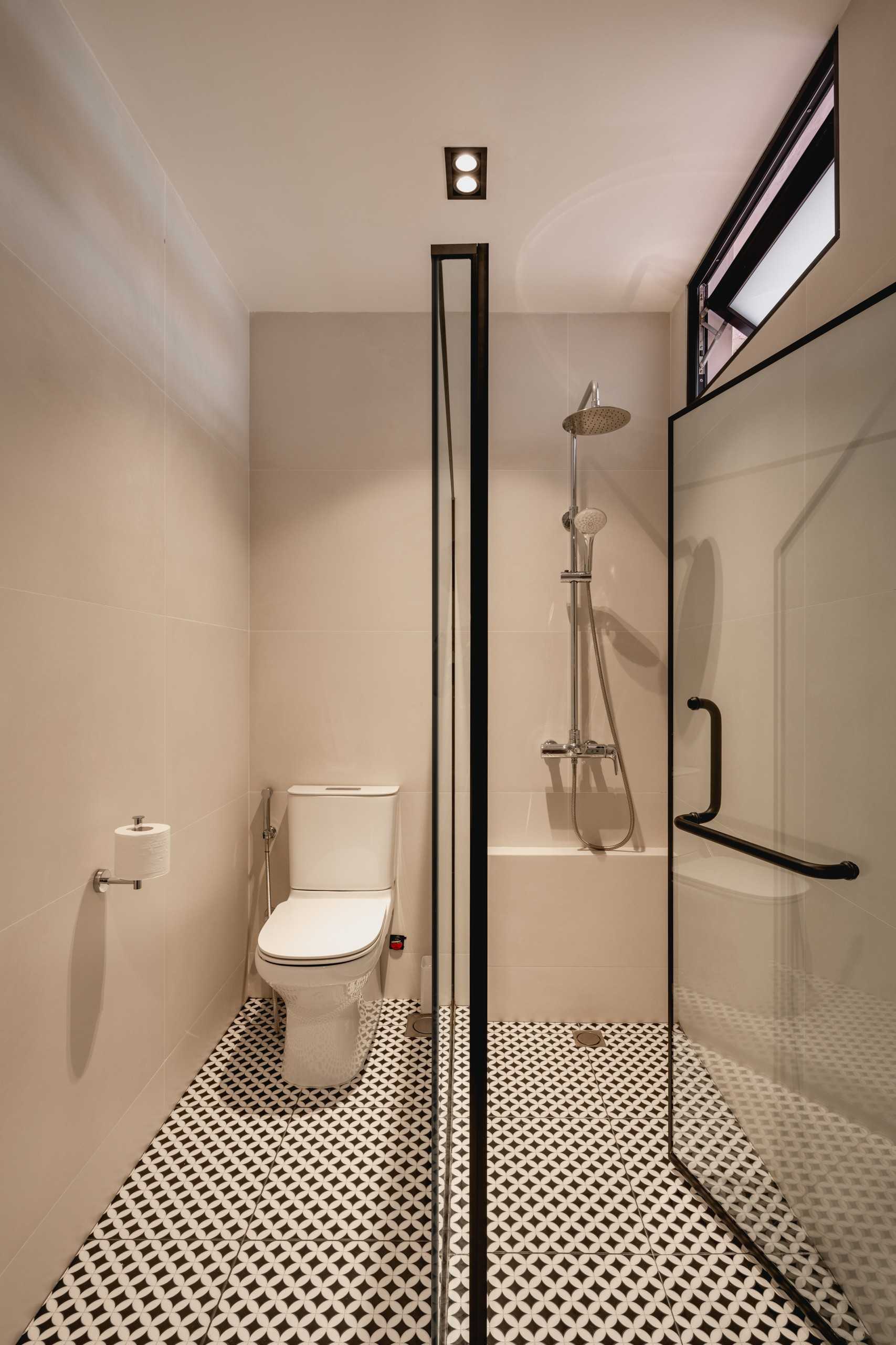 Scandinavian Bathroom with Shower Screen and Rainshower