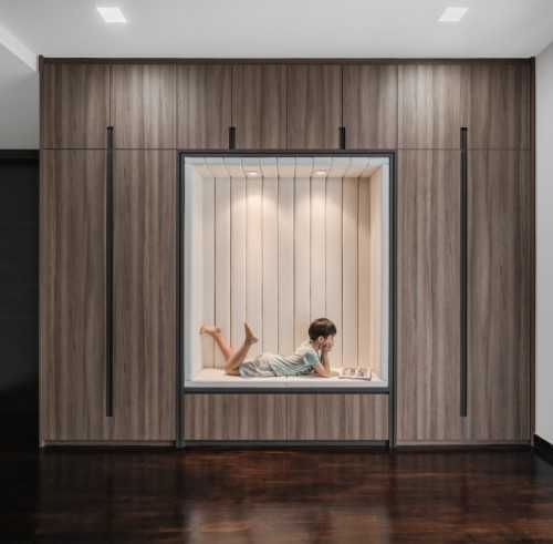 Contemporary Entryway at 6 Florence Close