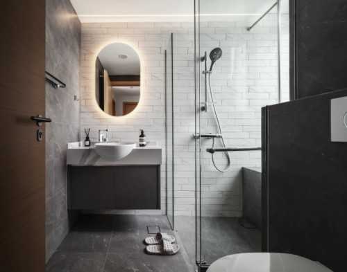 Modern Bathroom at 81 Pasir Ris Grove