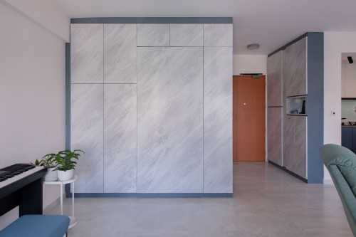 Contemporary Living Room at 646A Tampines St 62