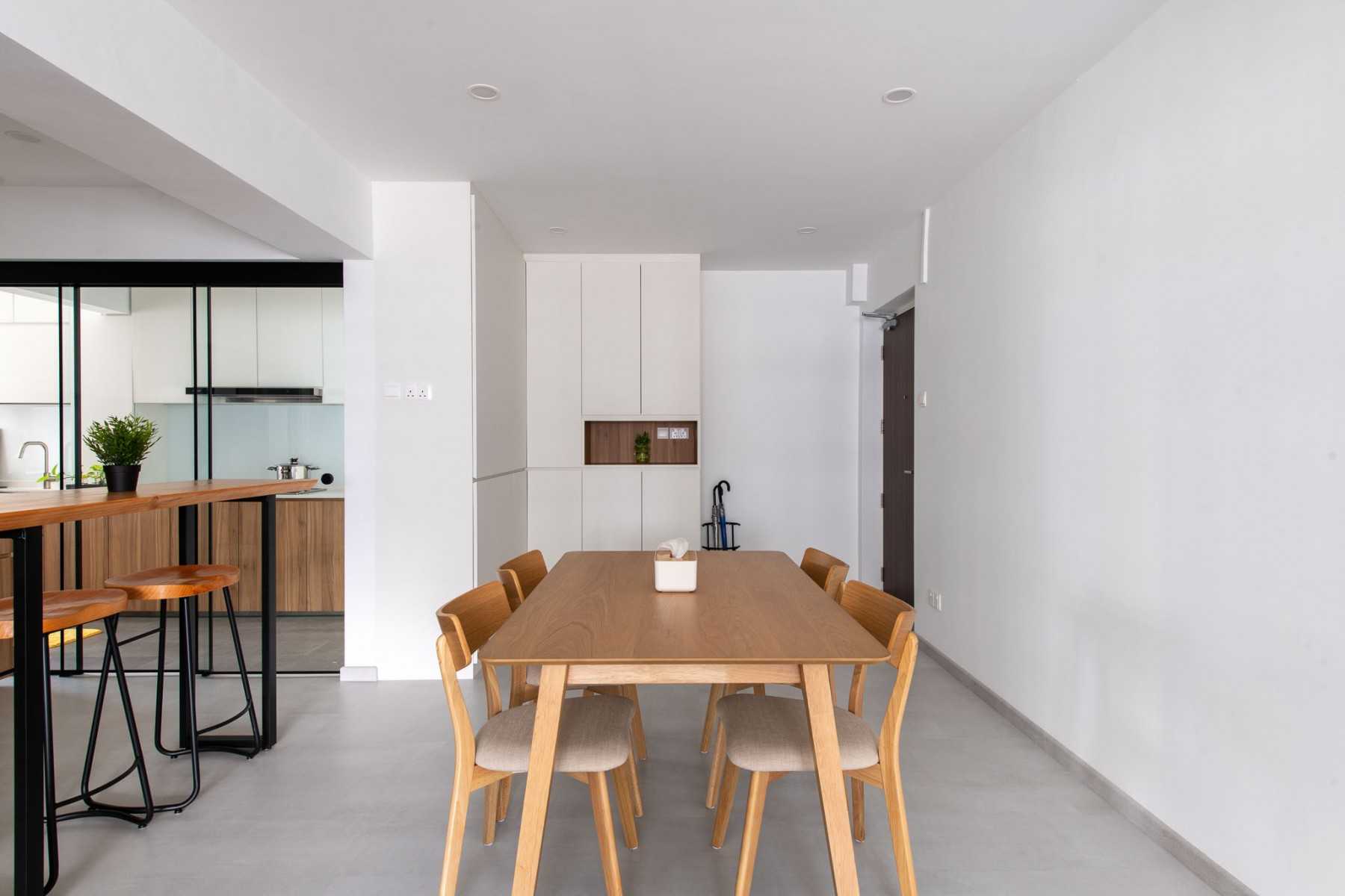 Scandinavian Dining Room with Bar Counter and Dining Table