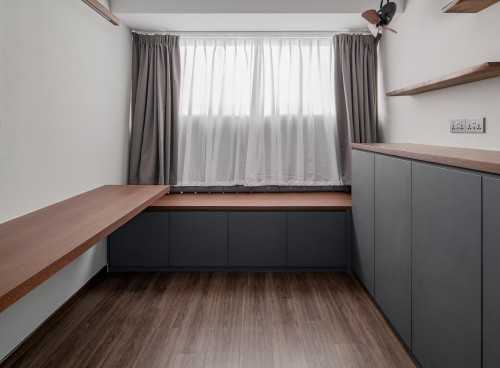 Contemporary Bedroom at toa pa yoh 139a