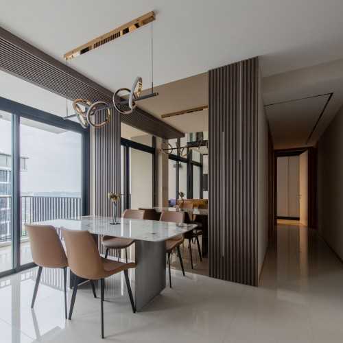 Modern Dining Room at 28 Jln Lempeng The Trilinq