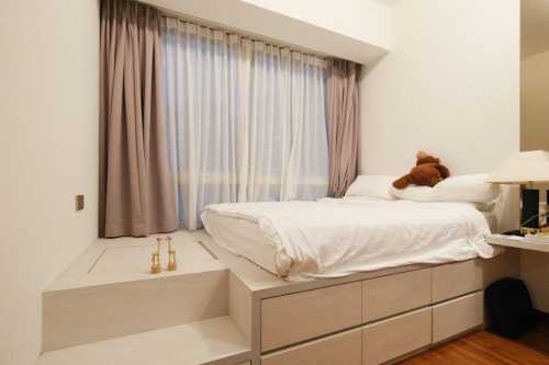 Modern Bedroom at 63 Mount Sinai