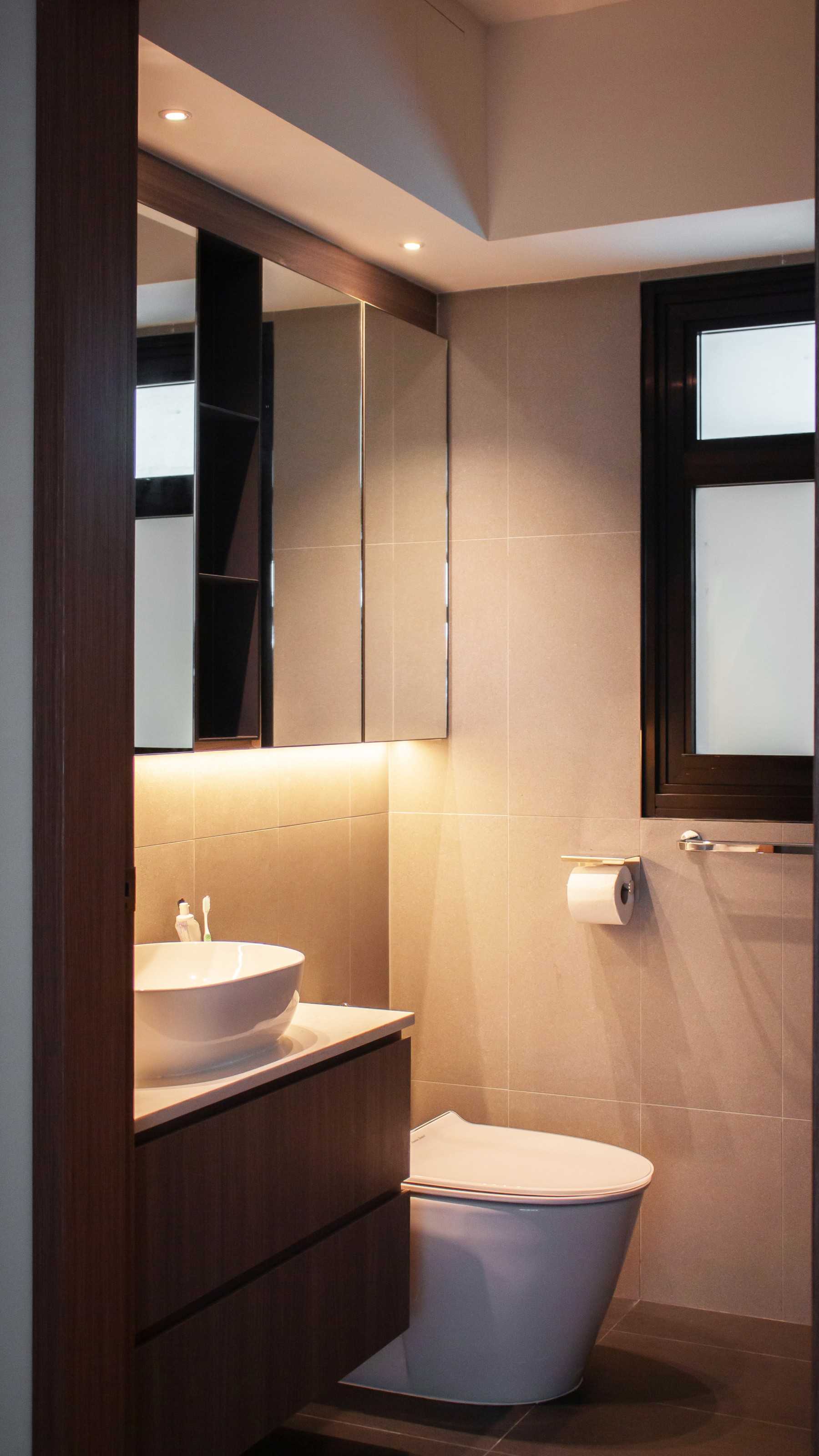 Scandinavian Bathroom with Homogeneous Tiles and Mirror