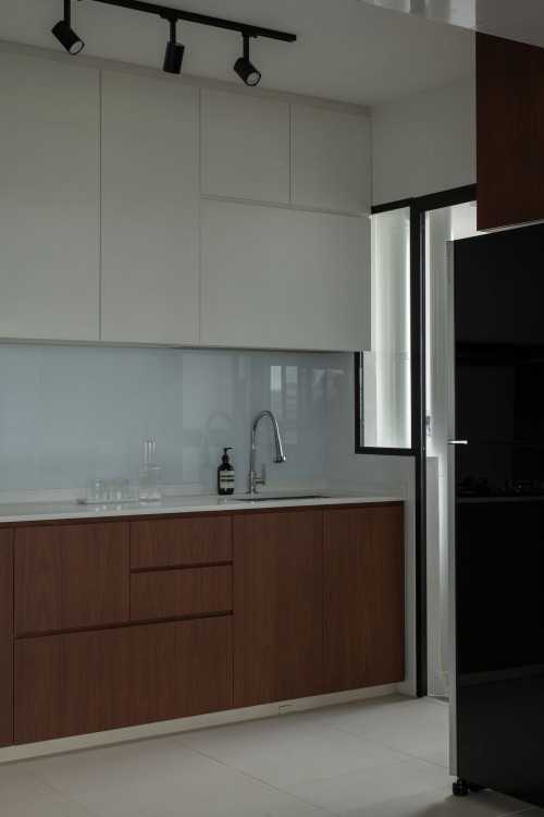 Contemporary Kitchen at 431B Bt Batok West ave 8