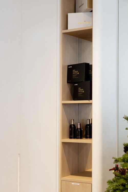 Contemporary Office at Middle Road