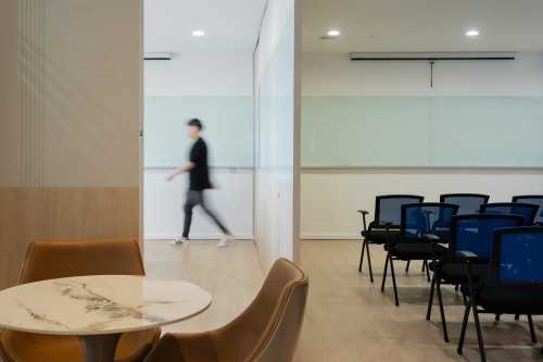 Contemporary Office at Middle Road