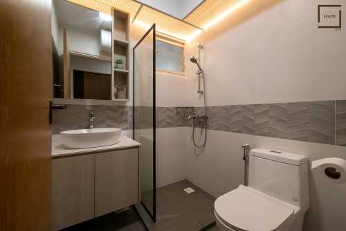 Modern Bathroom at Resale HDB @ Bukit Batok
