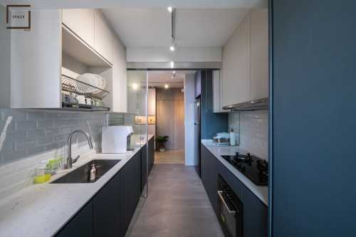 Modern Kitchen at Resale HDB @ Bukit Batok
