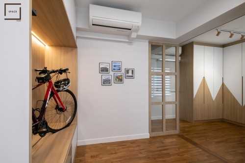 Modern Bedroom at Resale HDB @ Bukit Batok