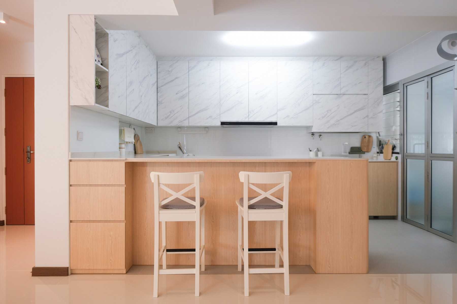 Scandinavian Kitchen with Open Kitchen and Kitchen Cabinets