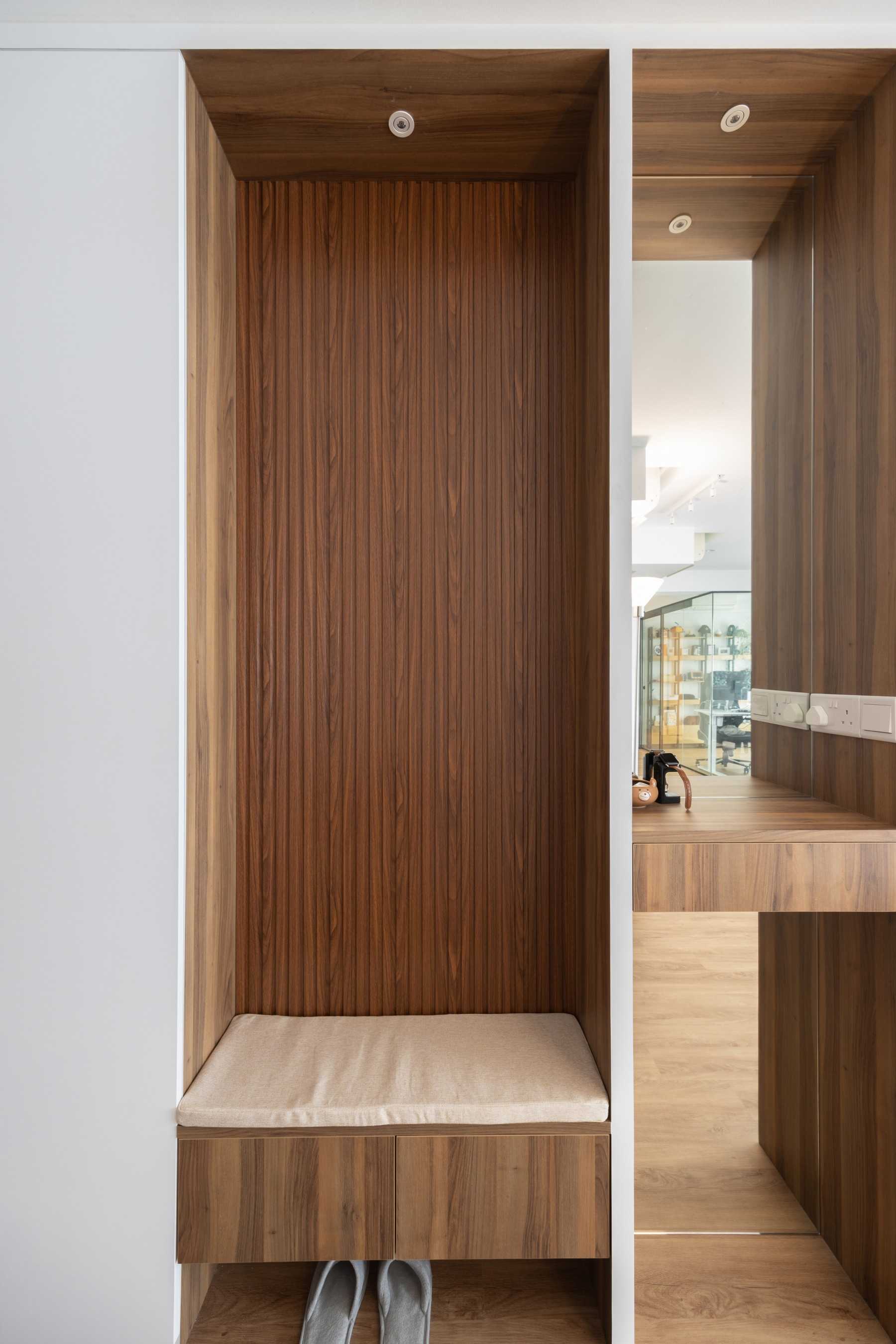 Scandinavian Entryway with Mirror and Seating Bench