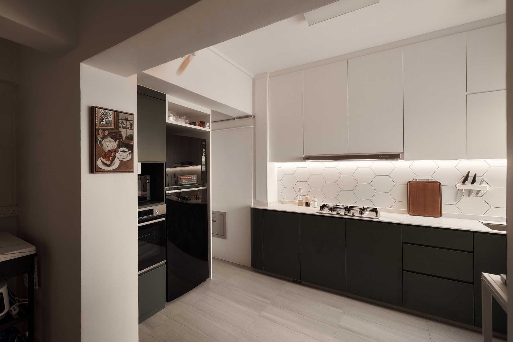 Scandinavian Kitchen with Kitchen Backsplash and Kitchen Cabinets