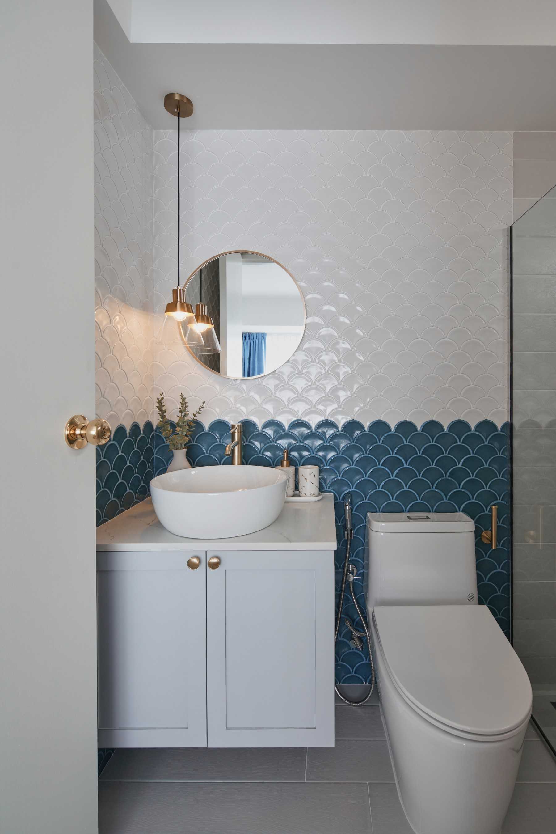 Scandinavian Bathroom with Mirror and Bathroom Storage