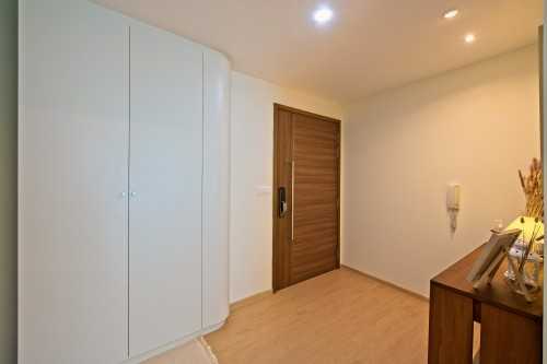 Minimalist Entryway at The Canopy Condo