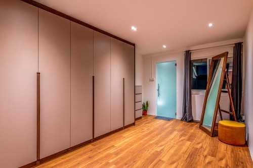 Contemporary Bedroom at 424 Tampines St 41