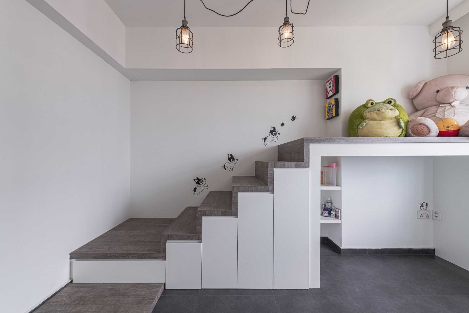 Scandinavian Kids Room with Bookshelf and Downlights