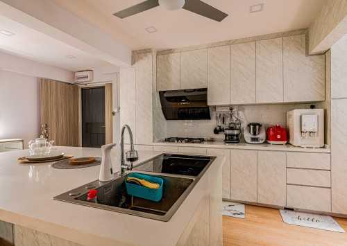 Modern Kitchen at 547 Serangoon North Ave 3