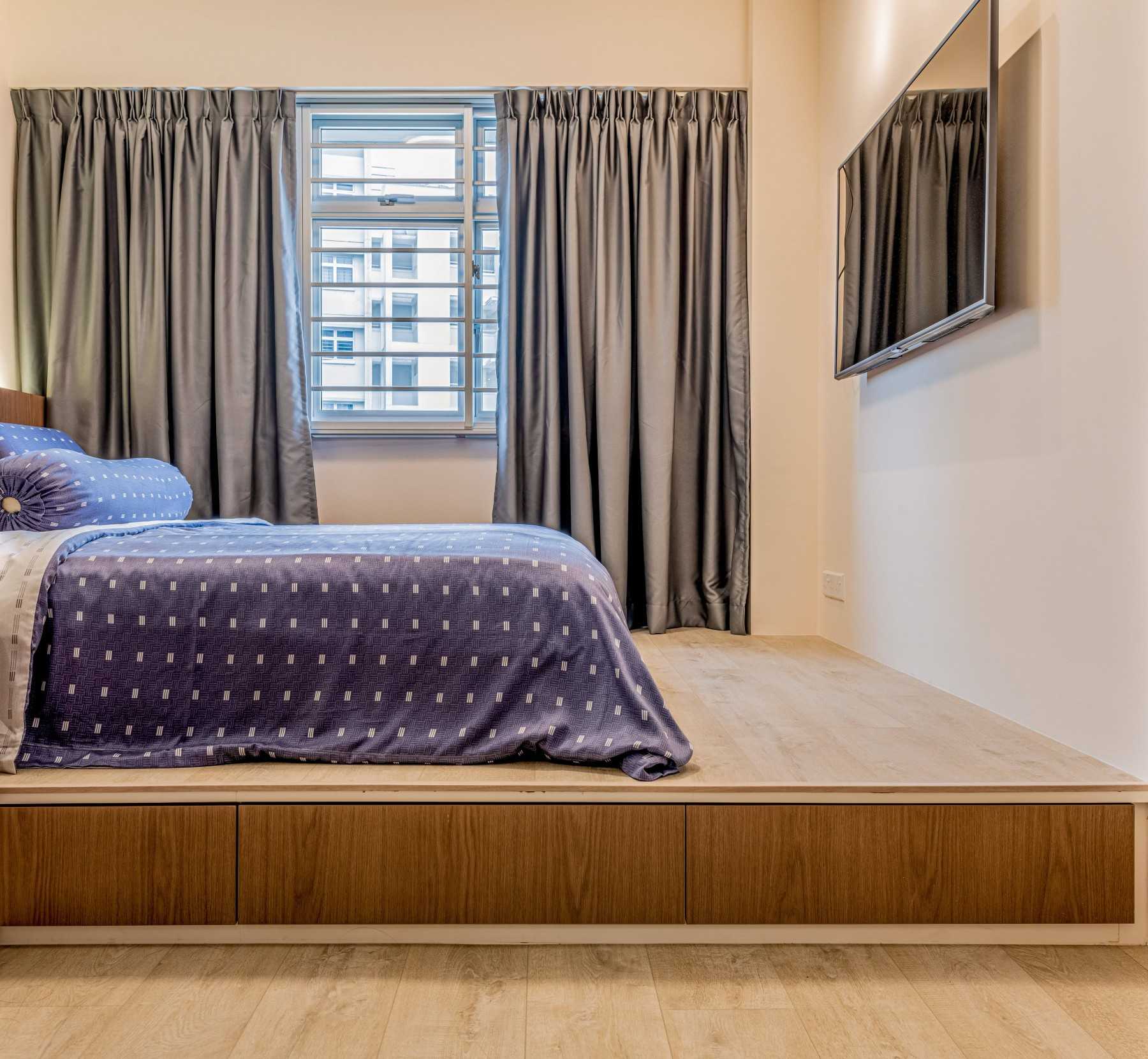 Scandinavian Bedroom with Vinyl Flooring and Ceiling Light