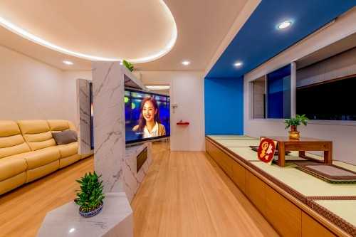 Modern Living Room at 510 CHOA CHU KANG ST 51