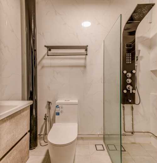 Modern Bathroom at 510 CHOA CHU KANG ST 51