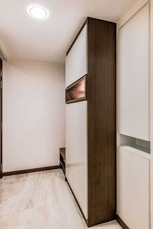 Contemporary Entryway at Lake Grande, 10 Jurong Lake Link
