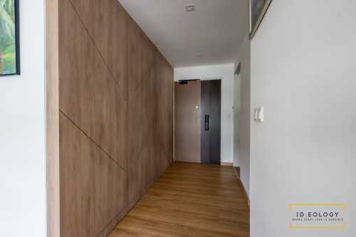 Modern Hallway at 462B Sengkang West Way