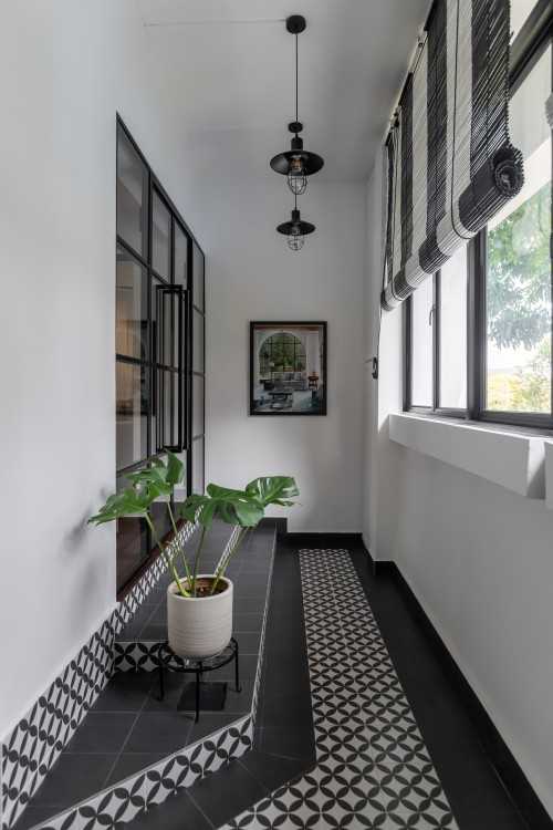 Country Courtyard at Jumbo house
