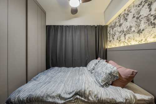 Transitional Bedroom at Tampines central