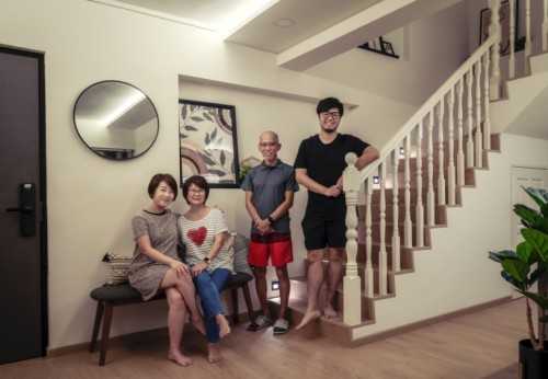 Contemporary Entryway at 201 Bishan st23