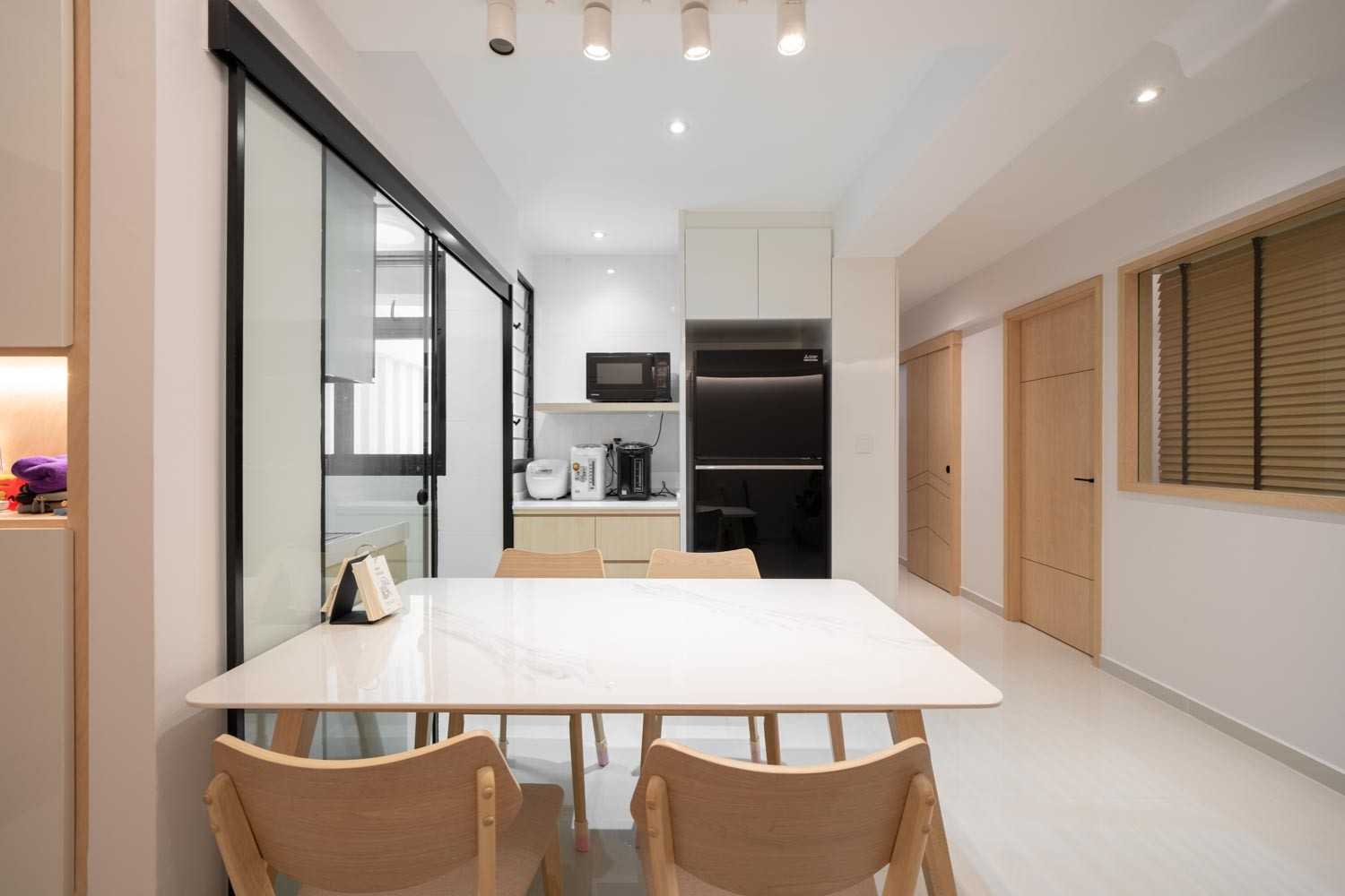 Scandinavian Dining Room with Drop Ceiling and Dining Table