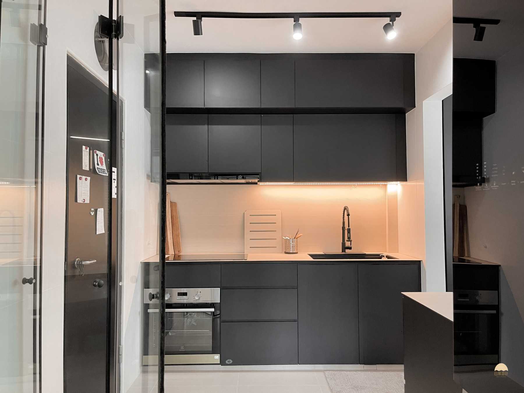 Scandinavian Kitchen with Kitchen Backsplash and Kitchen Cabinets