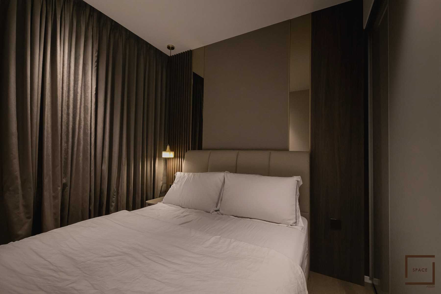 Modern Bedroom with Wardrobe and Sliding Wardrobe