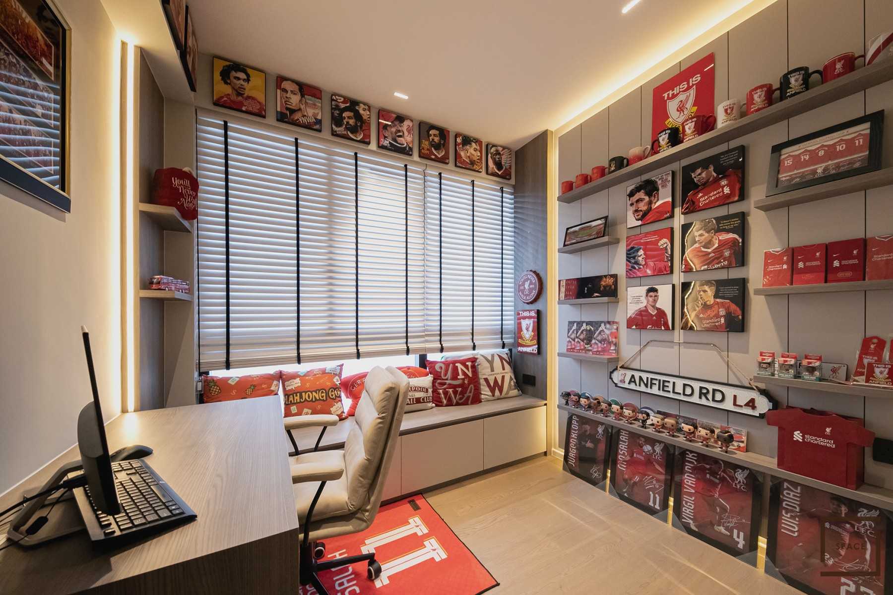 Modern Home Office with Desk and Desk Chairs